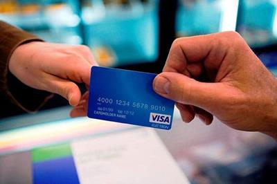 Thẻ tín dụng quốc tế và bao nhiêu tuổi được làm thẻ visa?