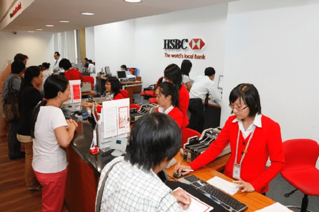 Dịch vụ và phí rút tiền mặt thẻ tín dụng HSBC là 4% cho mỗi lần giao dịch