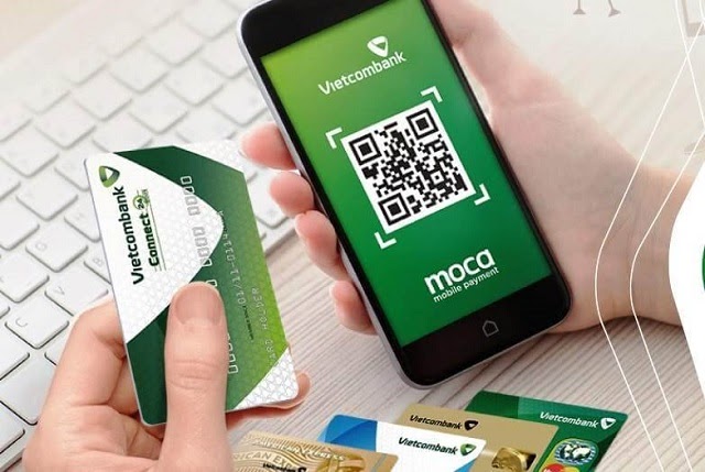 Truy cập website của ngân hàng Vietcombank để được hướng dẫn chi tiết cách đăng ký mở thẻ Visa Vietcombank online