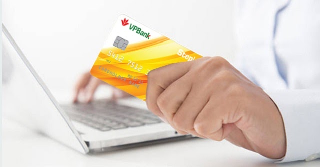 Hầu hết các loại thẻ tín dụng VPBank đều được miễn phí phát hành, ngoại trừ thẻ World MasterCard và World Lady MasterCard