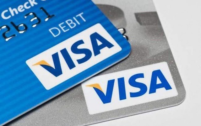 Để quản lý chi tiêu dễ dàng hơn, chủ thẻ visa debit cần phải thường xuyên kiểm tra biến động số dư trong thẻ thông qua website hoặc các ứng dụng ngân hàng