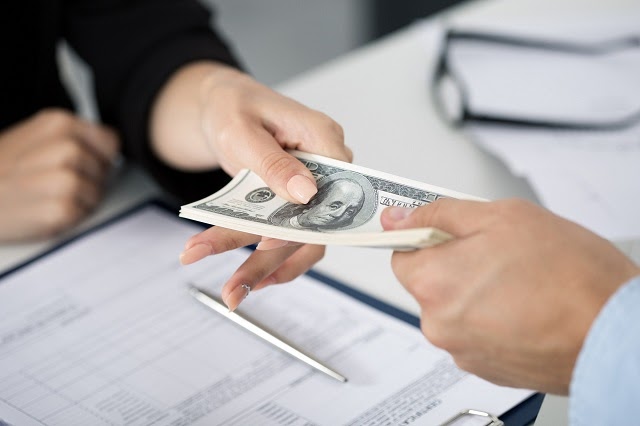 Tín dụng có vai trò rất quan trọng đối với cá nhân bởi chúng giúp cho cuộc sống của họ trở nên ổn định và tốt đẹp hơn rất nhiều